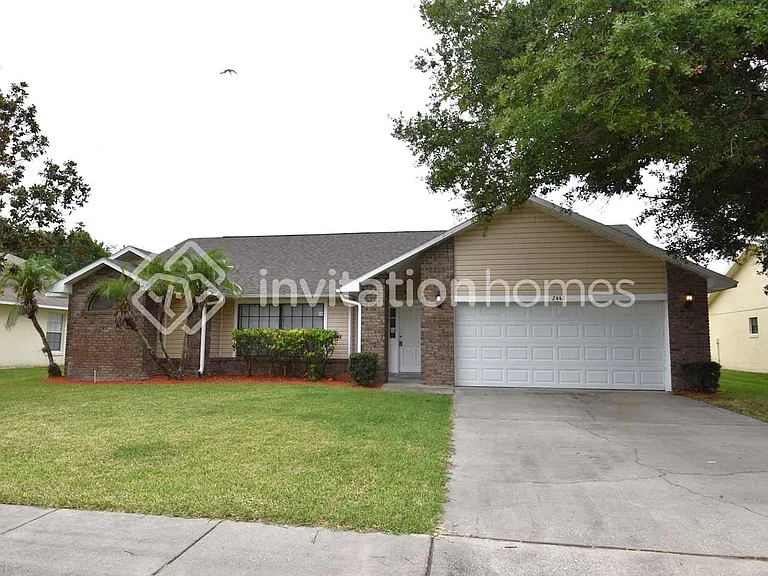 2442 Sweetwater Blvd — Photo 1