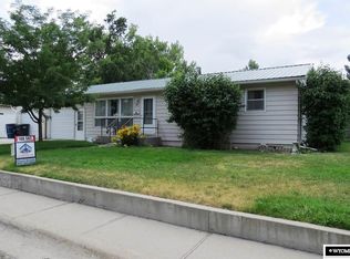 930 Sierra Dr, Riverton, WY 82501