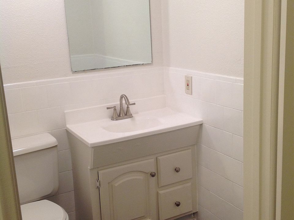 1st image of 415 E Broadway APT 102