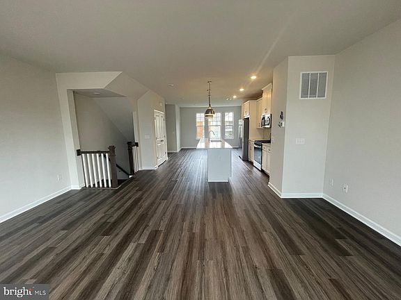 3rd image of 9389 Barnes Loop