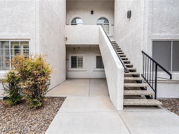 3rd image of 307 Seine Way #307
