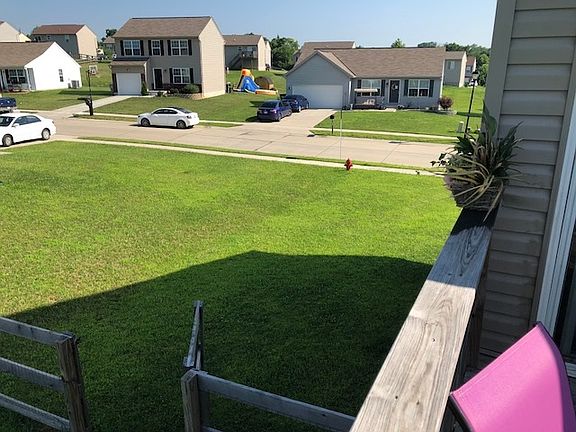 3rd image of 415 Lost Creek Dr