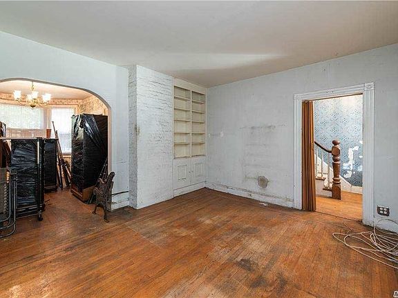 5th image of 5733 Mosholu Ave