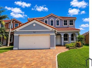 963 Falling Water Rd, Weston, FL 33326