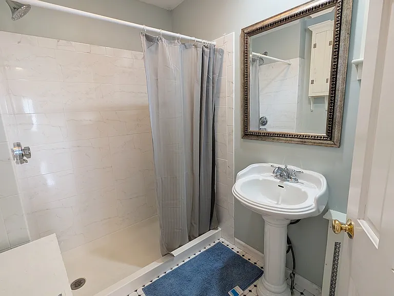 10 Duval St — Photo 20