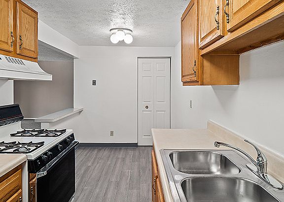 4th image of 9640 Fernwood Dr #F5fc1fda1