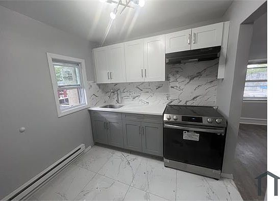 1st image of 233 N 18th St Floor 3