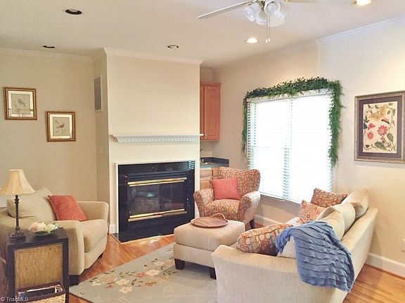 5th image of 303 Oleander Dr APT D