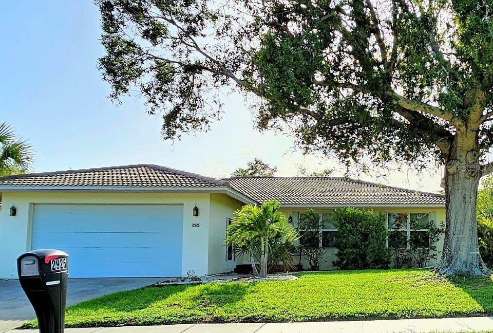 1st image of 2925 Magdalina Dr