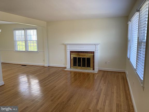 2nd image of 2908 Edgehill Dr