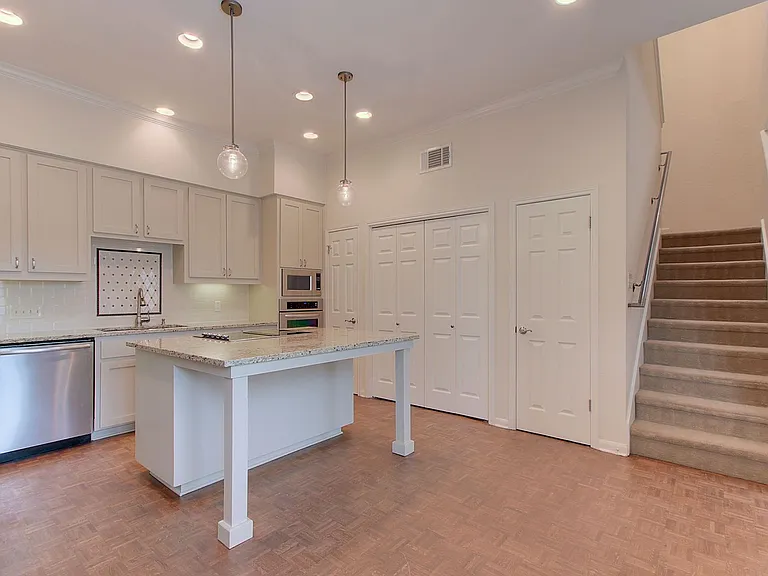 4231 Westlake Dr #E2 — Photo 9