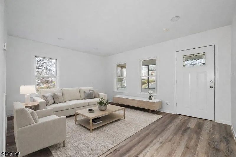 1st image of 509 Centre St Floor 1