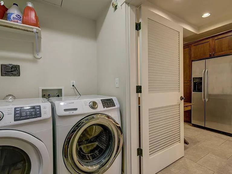 819 NW Wheelock Pl #819 — Photo 28