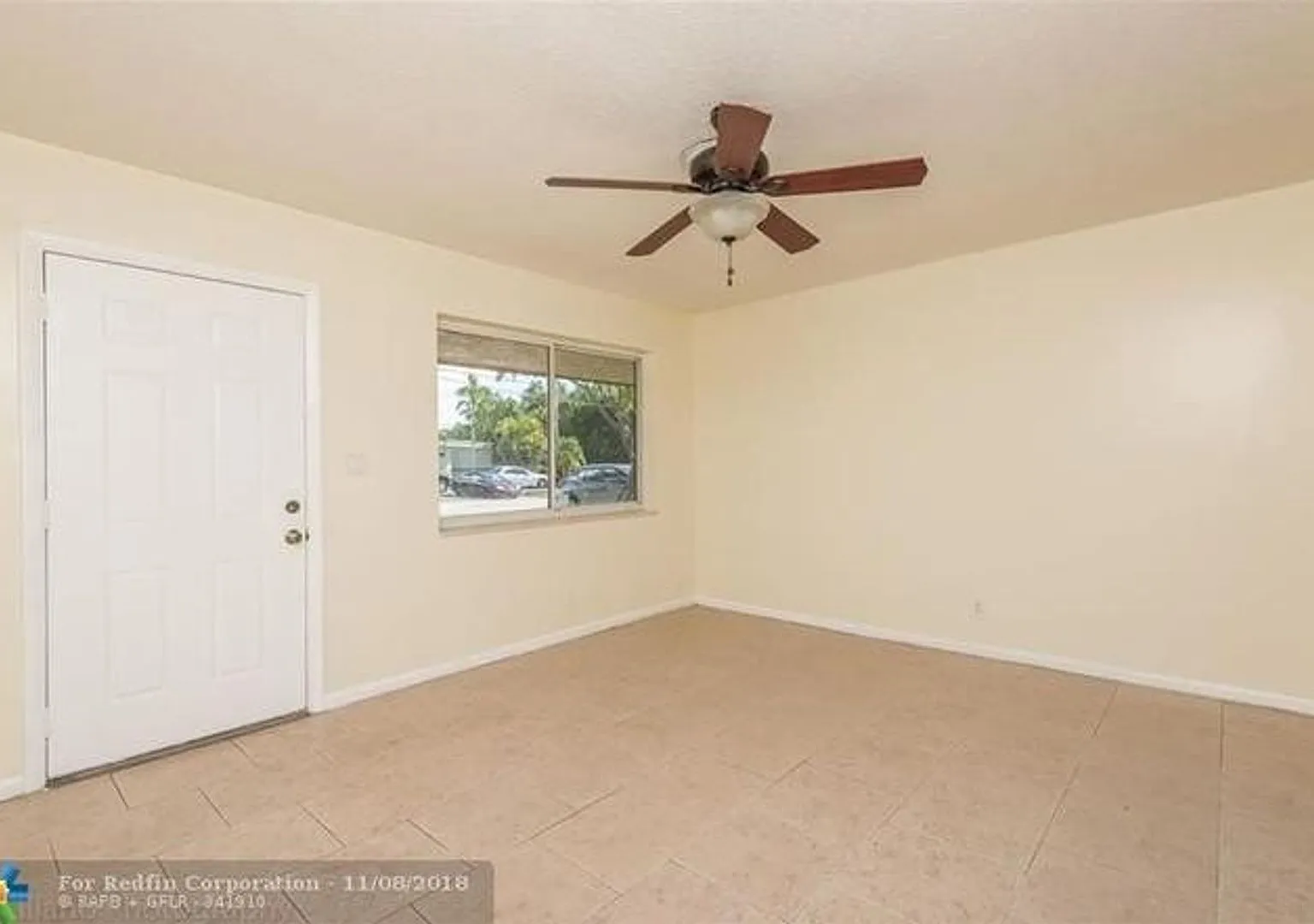 2061 NE 25th AVE — Photo 2