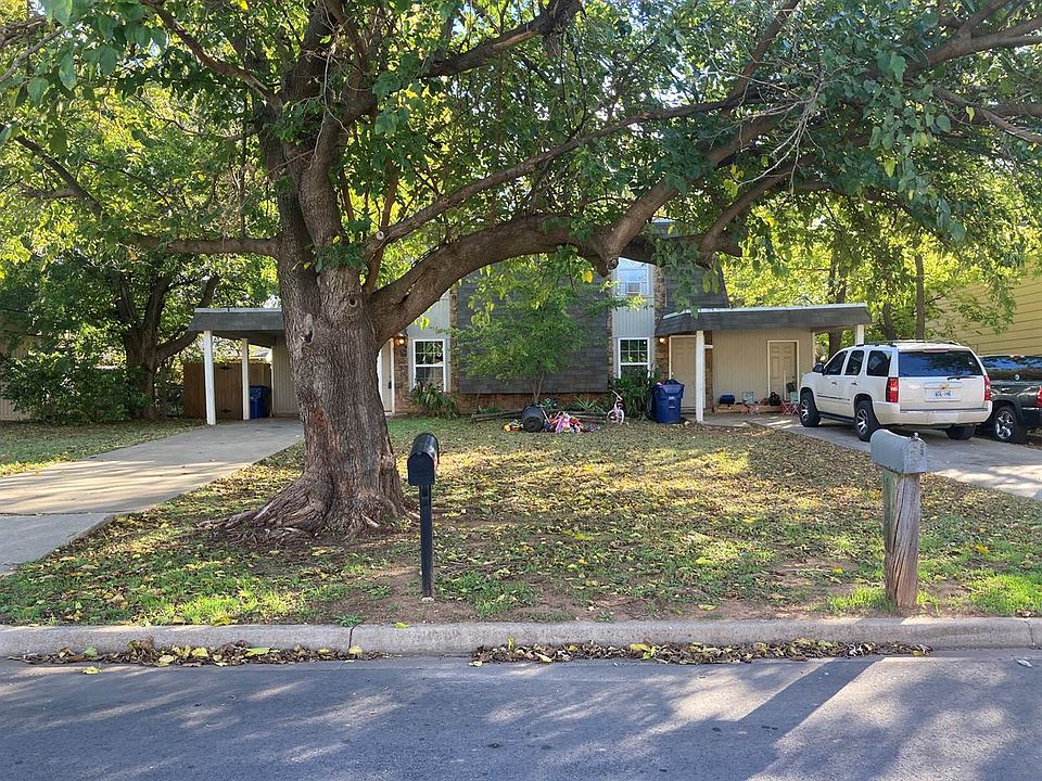 1st image of 915-17 Acacia Cir