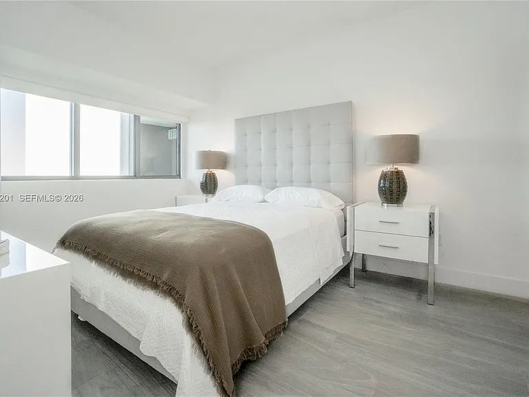 650 NE 32nd St #3505 — Photo 11