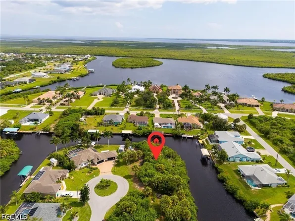 4497 Bayview St, Port Charlotte, FL 33948