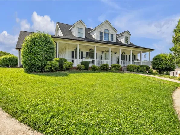 129 Renaissance Pl, Statesville, NC 28625