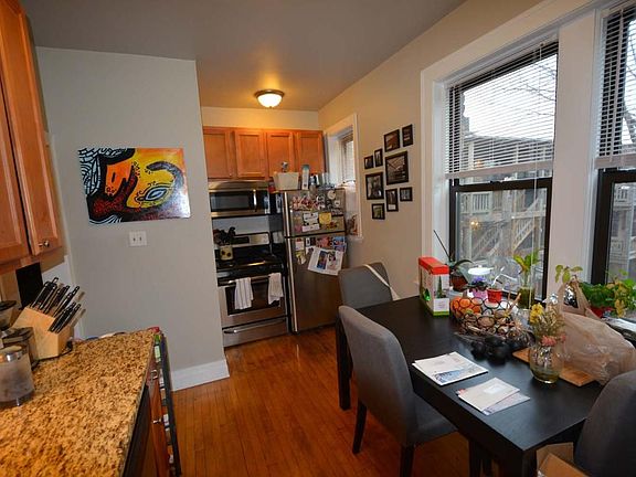 3rd image of 2119 W North Ave