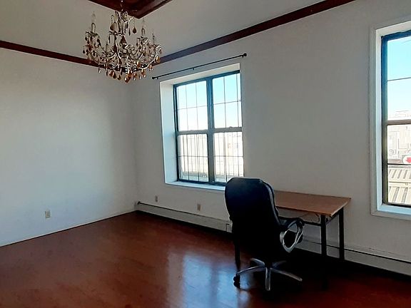 3rd image of 926 Broadway APT 4A