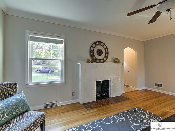 3rd image of 5128 Charles St