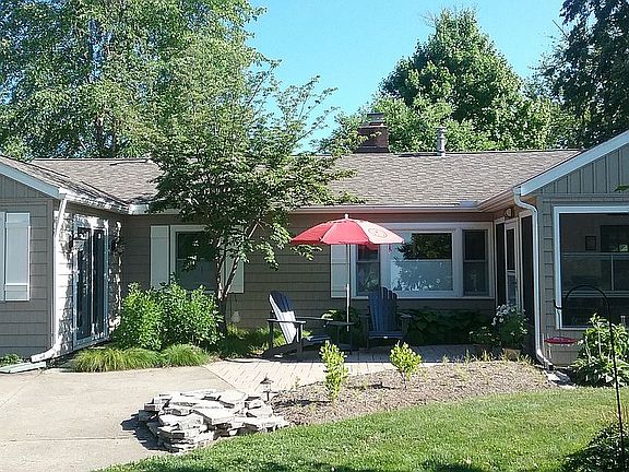 3rd image of 4343 Edgewater Dr