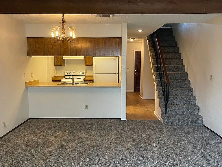 1185 Lancers Ln — Photo 12