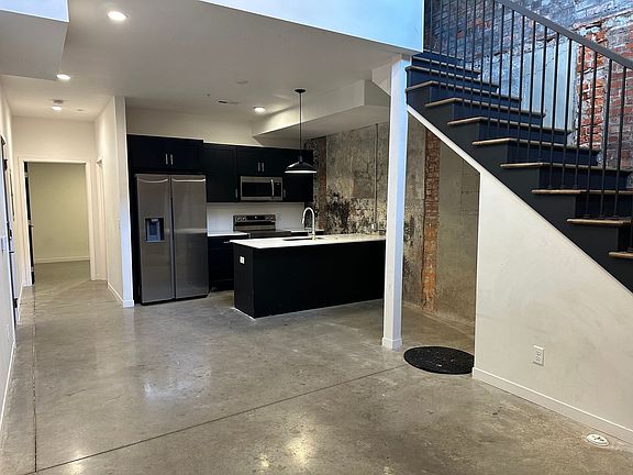 3rd image of 2645 Madison Ave