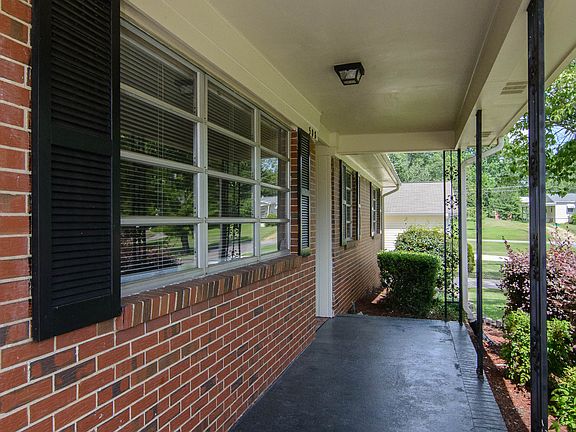 2nd image of 508 Melonie Ln