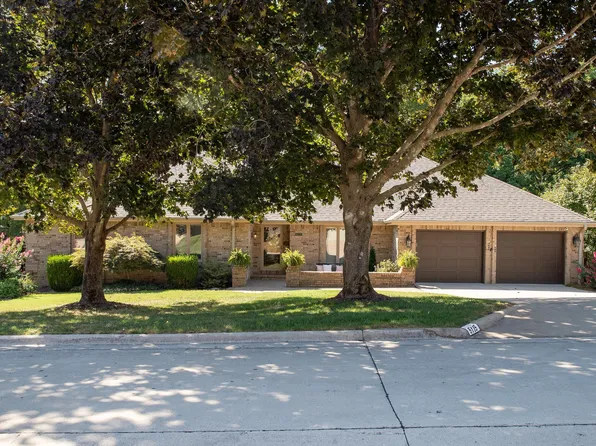 5115 S Castlewood Drive, Springfield, MO 65804