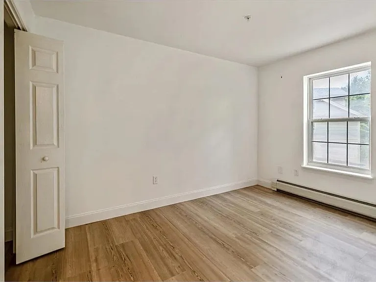 301 Hildred Dr #301 — Photo 8