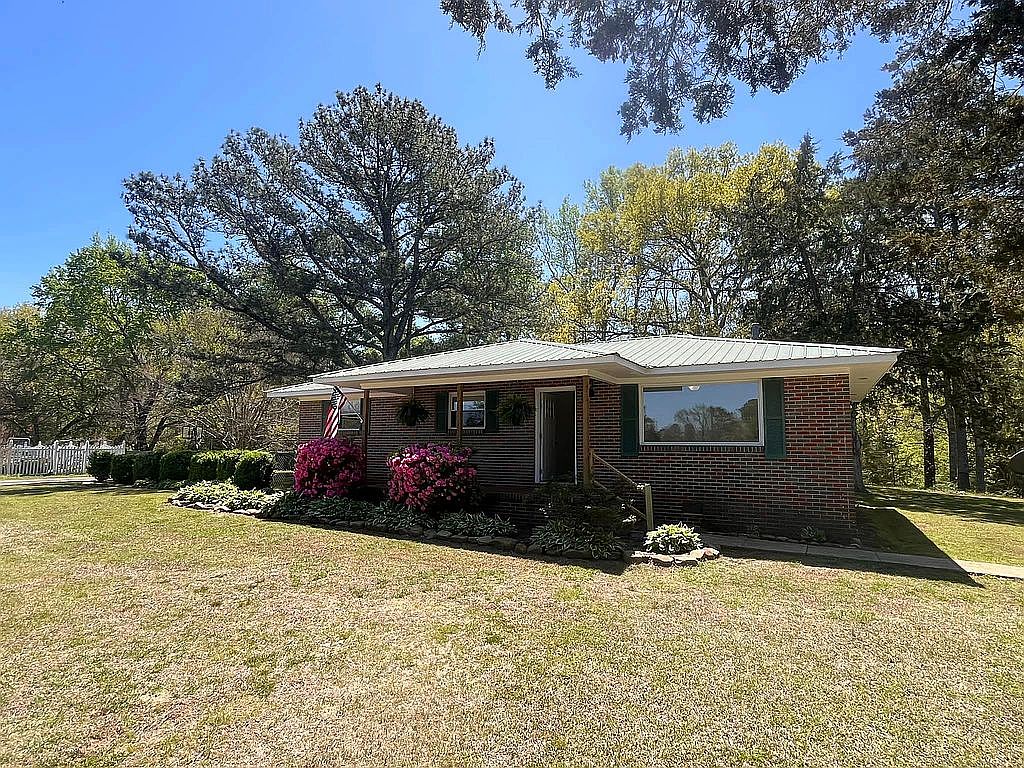 2071 Us Highway 55 E, Falkville, AL 35622 | Zillow