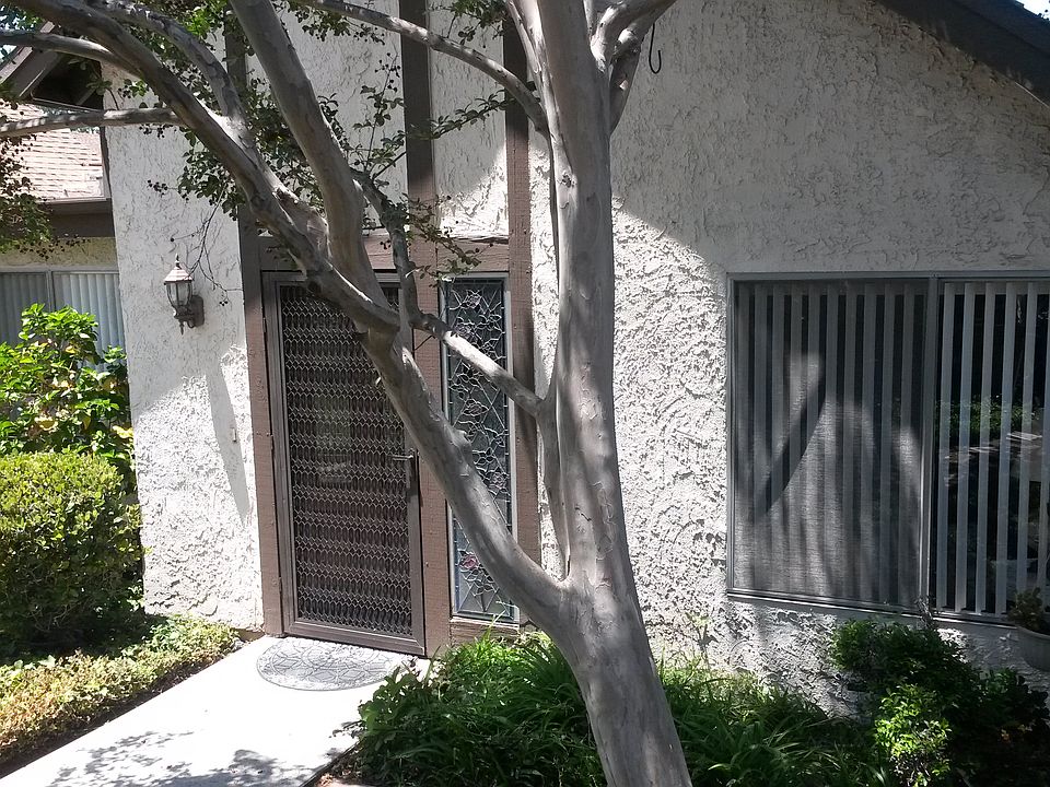 1st image of 427 E Woodcroft Ave