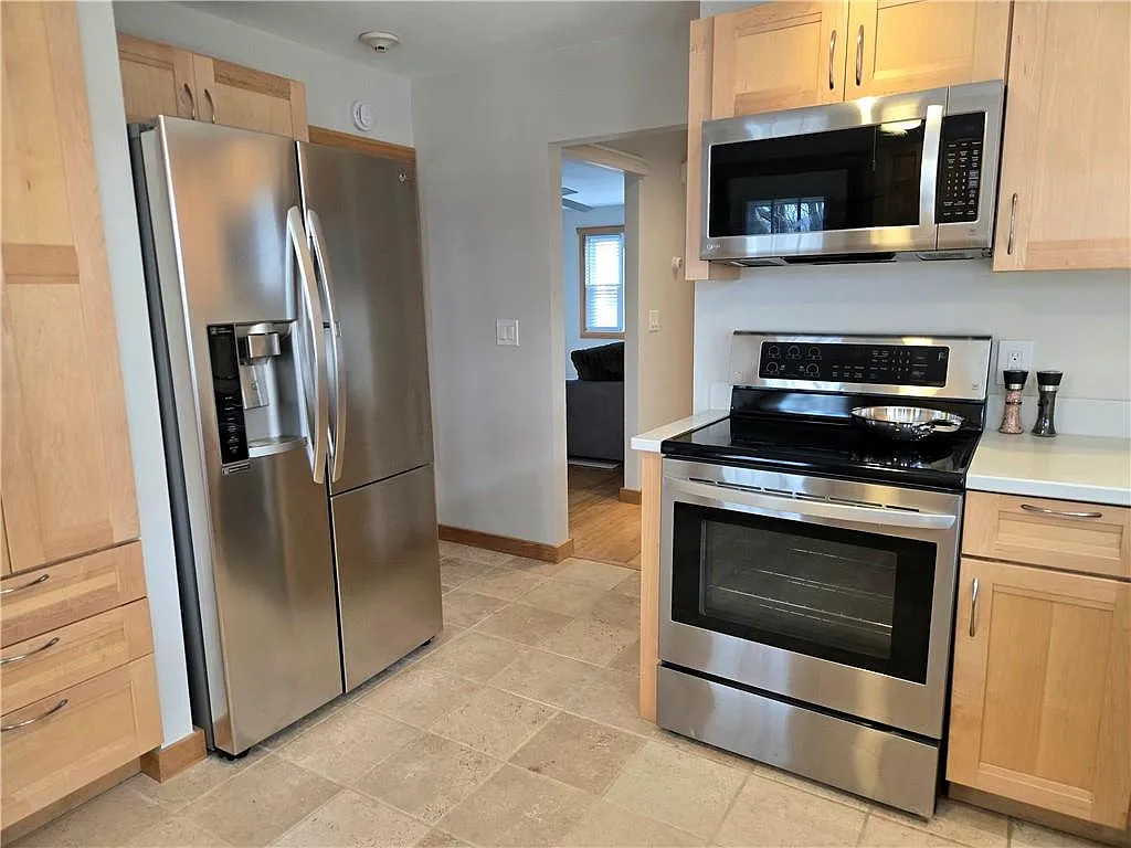 Building Photo - 8 Caswell Ave #D
