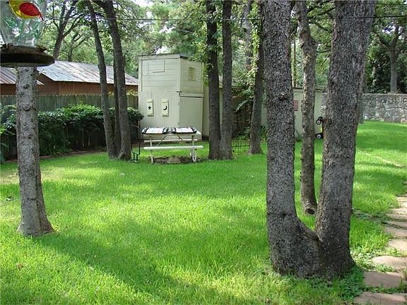 5th image of 709 Enfield Dr