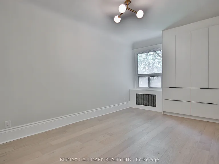 639 Broadview Ave #MAIN FL — Photo 23