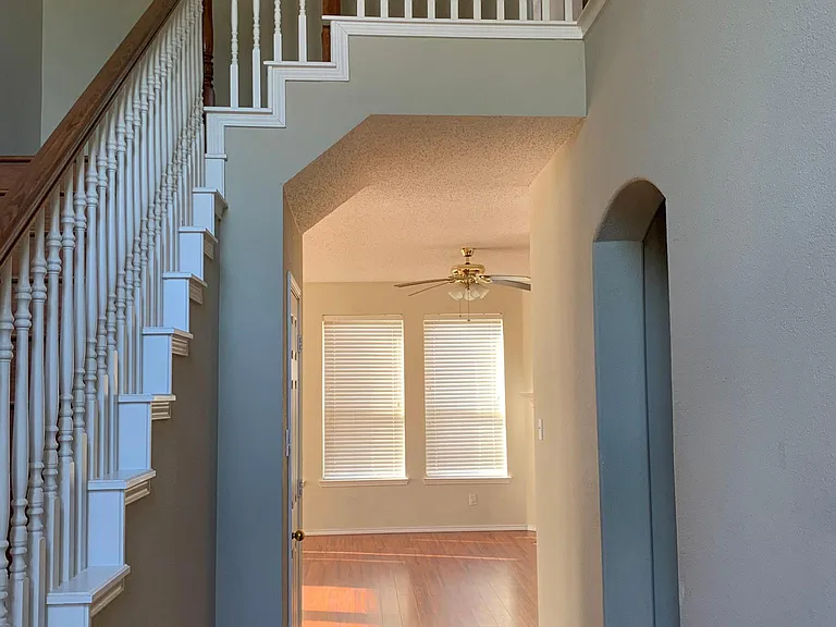 3633 Kimble Dr — Photo 2