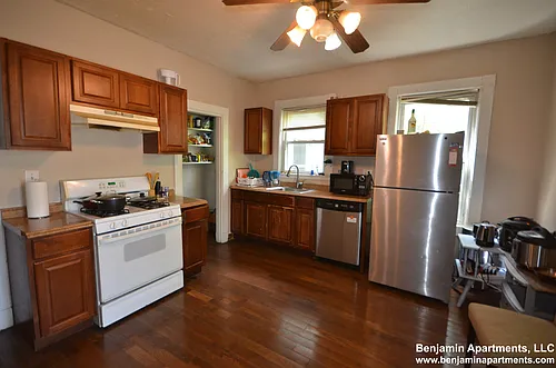 77 Walnut St #2 Photo 1
