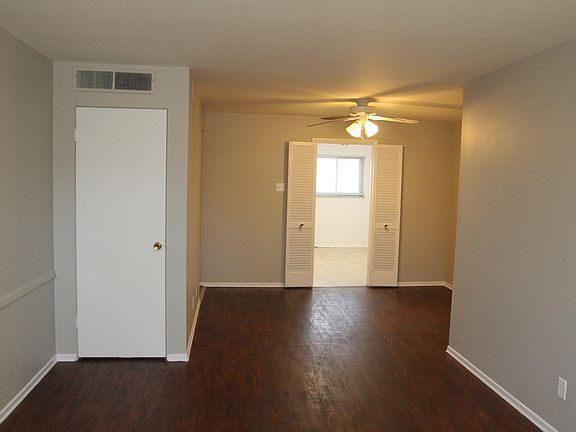 5th image of 1112 Indian Trails Dr APT D