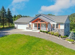 4989 Cullen Rd, Fenton, MI 48430