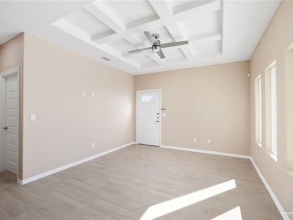 2nd image of 914 N Spruce St #4