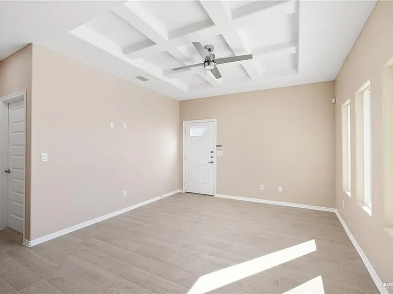 914 N Spruce St #4 — Photo 2