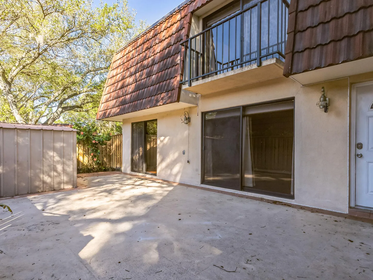 3 bed, 2.5 bath, 1572 sqft, $2,375 — Photo 1