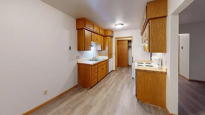 Building Photo - 1027 N 12th St #31