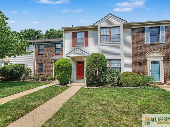 55 Pear Tree Ln, Franklin Park, NJ 08823