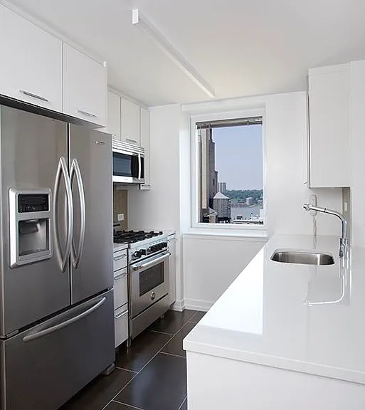 250 W 93rd St #6F — Photo 3