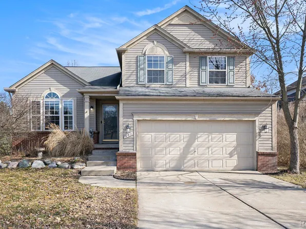 501 Deer Valley Rd, Holly, MI 48442