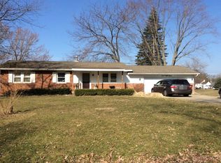 983 Oakcrest Rd, Howell, MI 48843
