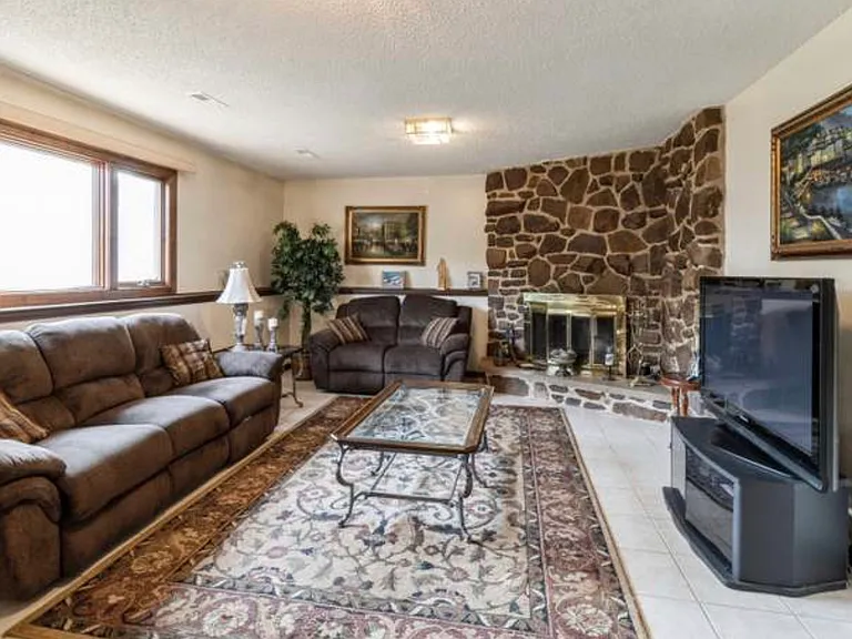 1243 W Byron Ave — Photo 6