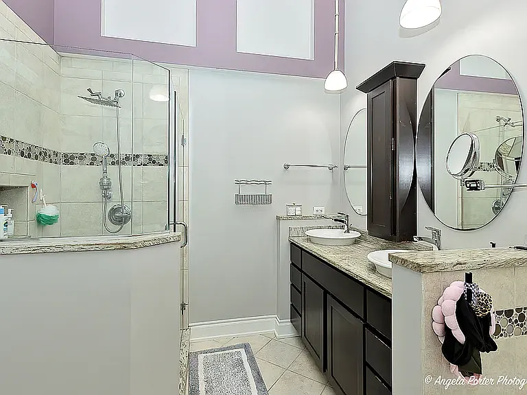 824 N River Rd — Photo 11